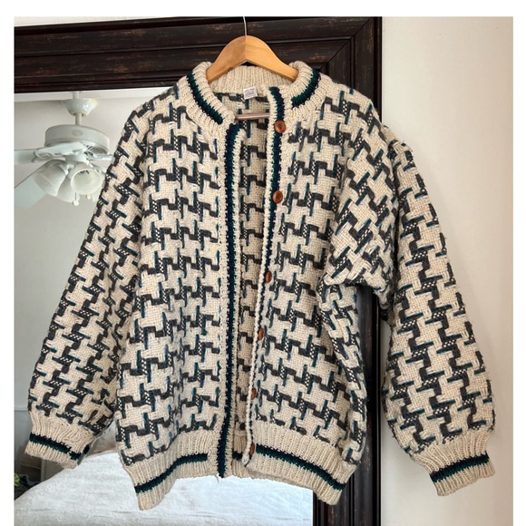 Vintage Sweaters - Made In Ecuador Wool Thick Cardigan XL